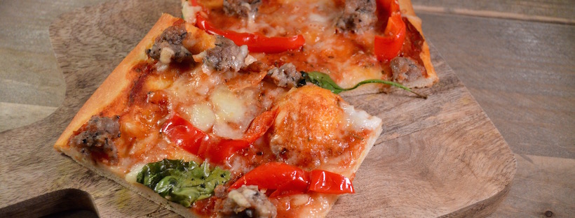 De beste pizza maken: Pizza met verse worst en paprika
